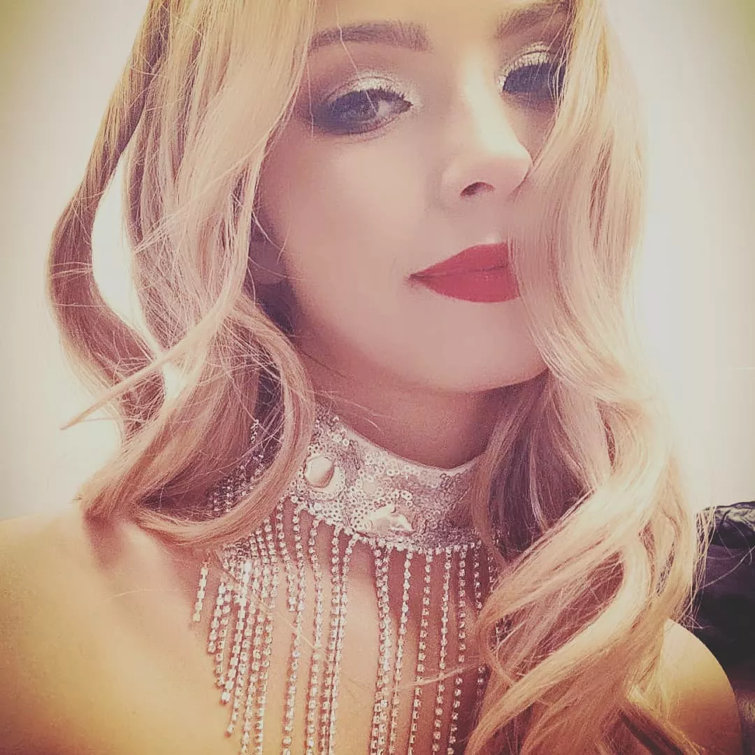 Gorąca Natalia Siemieniecka z zespołu Top Girls zachwyca w zimowej scenerii! Artystka disco polo gotowa na nadchodzące mrozy?! 